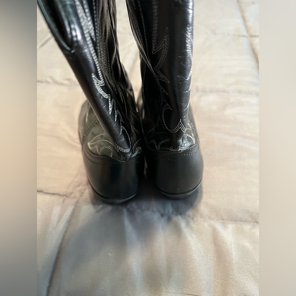 Laredo women’s cowboy boots 7.5w wide leather - worn a few times - Picture 3 of 8